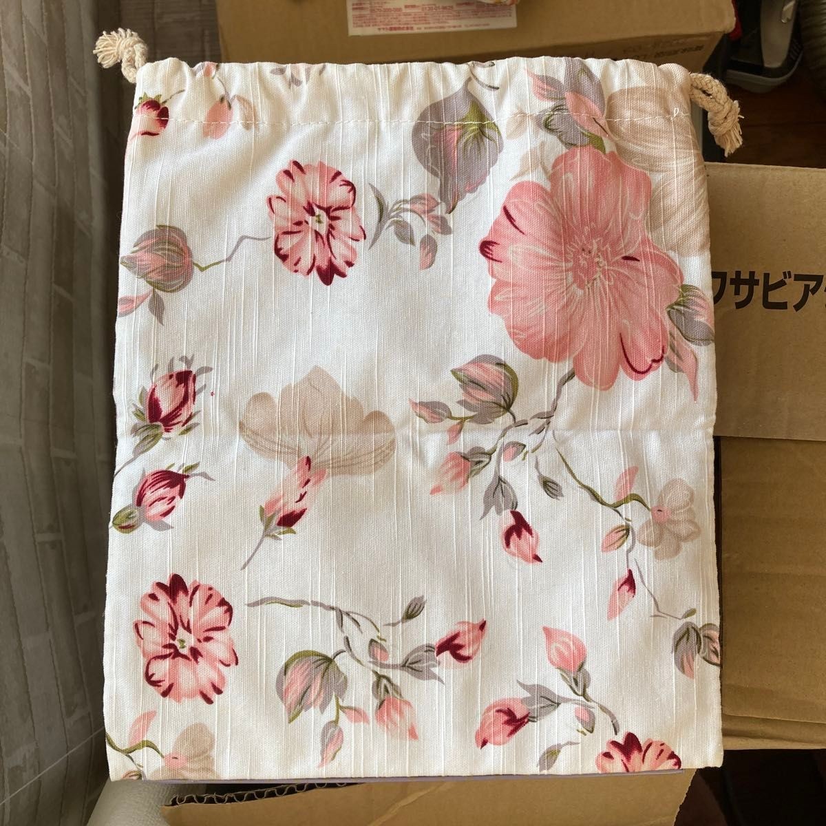 Drawstring bag floral pattern drawstring pink cre… - image 1