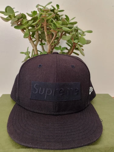 New Era × Supreme 2014 Classic Tonal Box Logo Noir ajusté 7 3/4.
