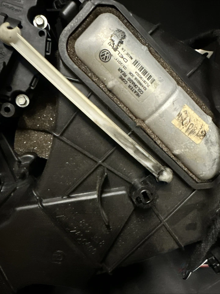 11-18 Porsche Cayenne 958 Turbo Rear AC A/C Air Heater Blower 7P0820003A OEM - Image 3 of 4