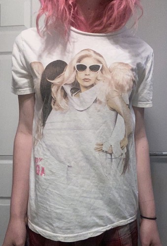 Lady Gaga Artpop T Shirt Hot Topic RARE 