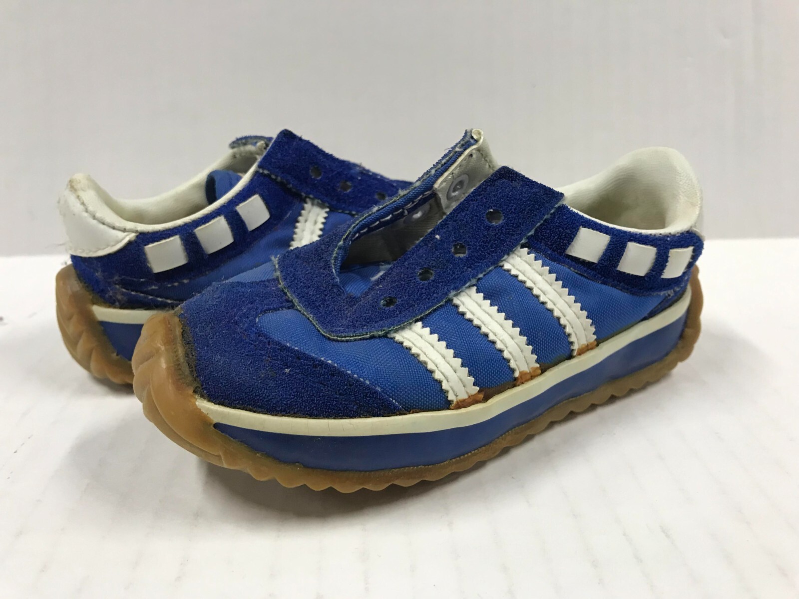 Vintage JC Penny Toddler Shoes 018-5101 Size 5D triple Stripe-image