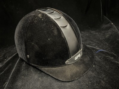 GPA 6 TITIUM BLACK VELVET MODEL W/AIR VENTS RIDING HELMET USED 56 Cm
