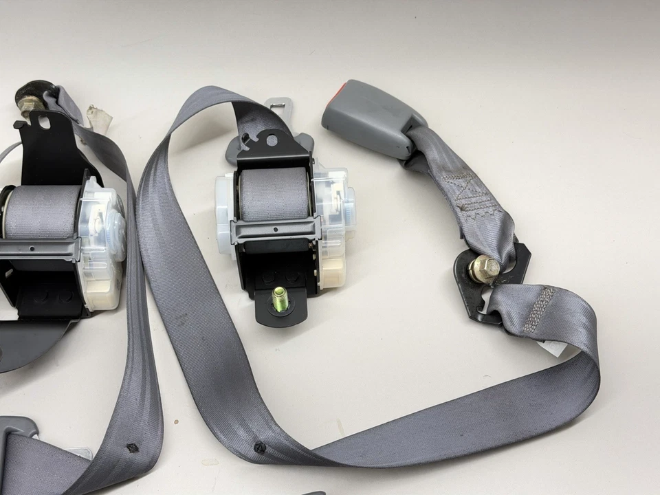 04-08 ACURA TSX - КОМПЛЕКТ ЗАДНИХ РЕМНЕЙ БЕЗОПАСНОСТИ - ЛЕВЫЙ И ПРАВЫЙ РЕМНИ БЕЗОПАСНОСТИ СЕРЫЙ - OEM - Изображение 3 из 4