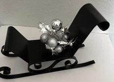 Vtg MCM LG Black WROUGHT IRON Xmas Display SANTA SLEIGH SLED Centerpiece Floral