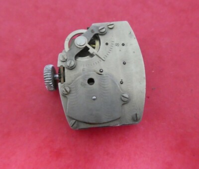 Vintage NEW HAVEN   Watch Movement    for parts (U64)
