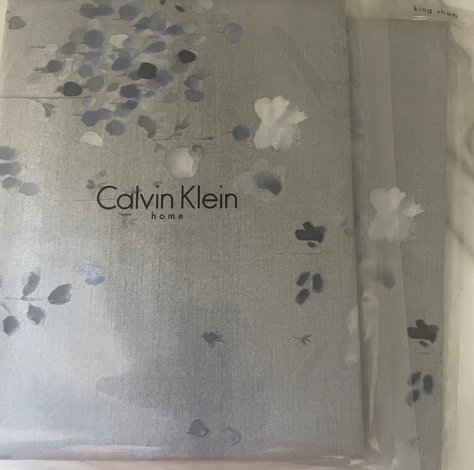 Dos fundas de almohada estándar Calvin Klein flor azul. ¡Nuevo! Foto 4 de 4