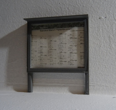 2x Spur G 1:22,5 Modelleisenbahn Infotafel Schaukasten Informationskasten