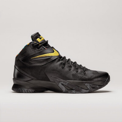 Nike Zoom Soldier VIII 8 PRM size 10.5.Black Gold. WATCH THE  