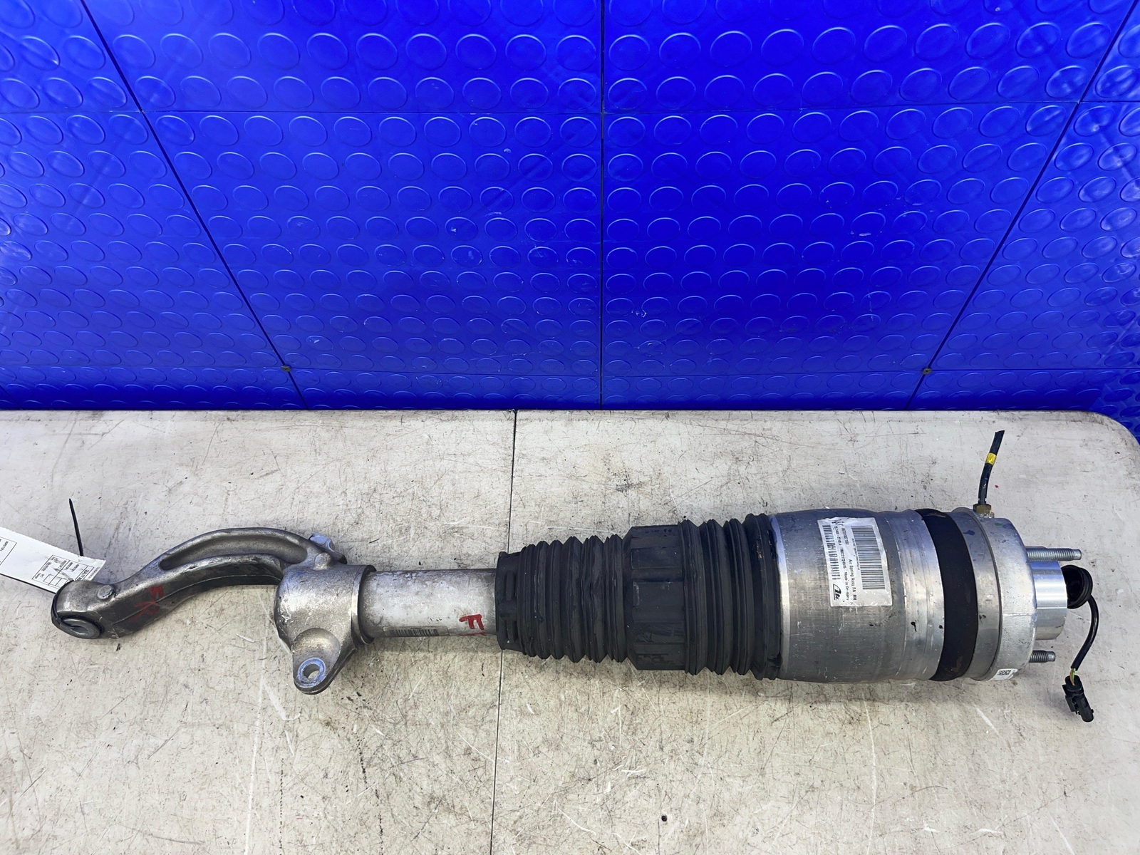 2017-2022 MASERATI LEVANTE OEM FRONT RIGHT AIR SUSPENSION STRUT SHOCK ABSORBER