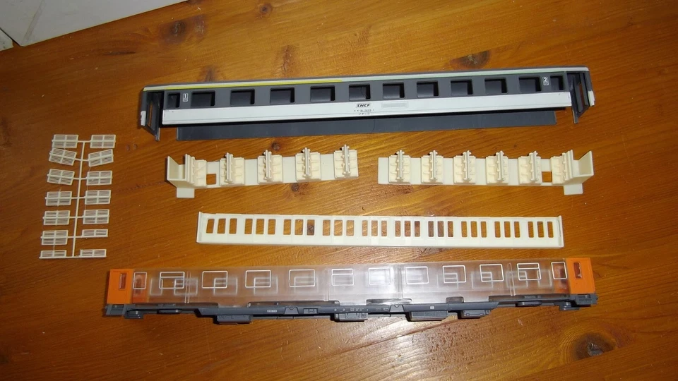 Aménagement intérieur pour voiture CORAIL VU SNCF Mixte 1ère/2ème Cl A4B6u JOUEF - Photo 2/3