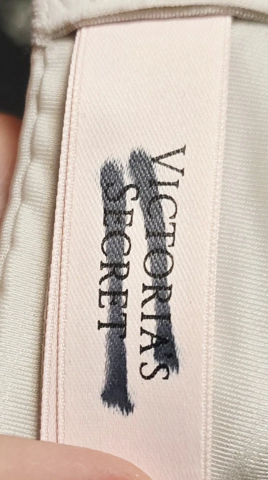 Sujetador Victoria Secret 30D BOMBSHELL Sujetador Sumergible ¡Añade 2 tazas! Foto 4 de 4