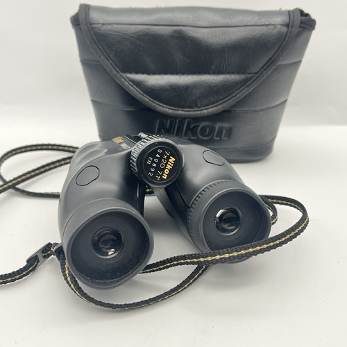 Binocolo compatto vintage Nikon Travelite III 9x25 5,6° con cinturino e custodia - Foto 2 di 6