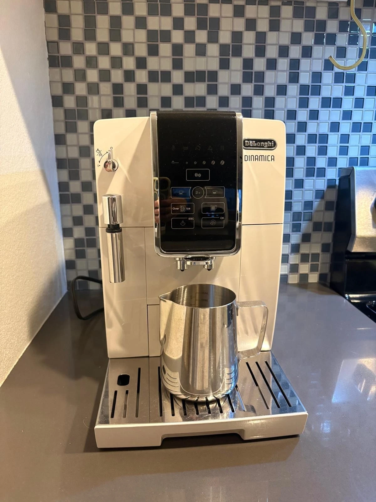De’Longhi Dinamica TrueBrew Over Ice Automatic Espresso Machine -White