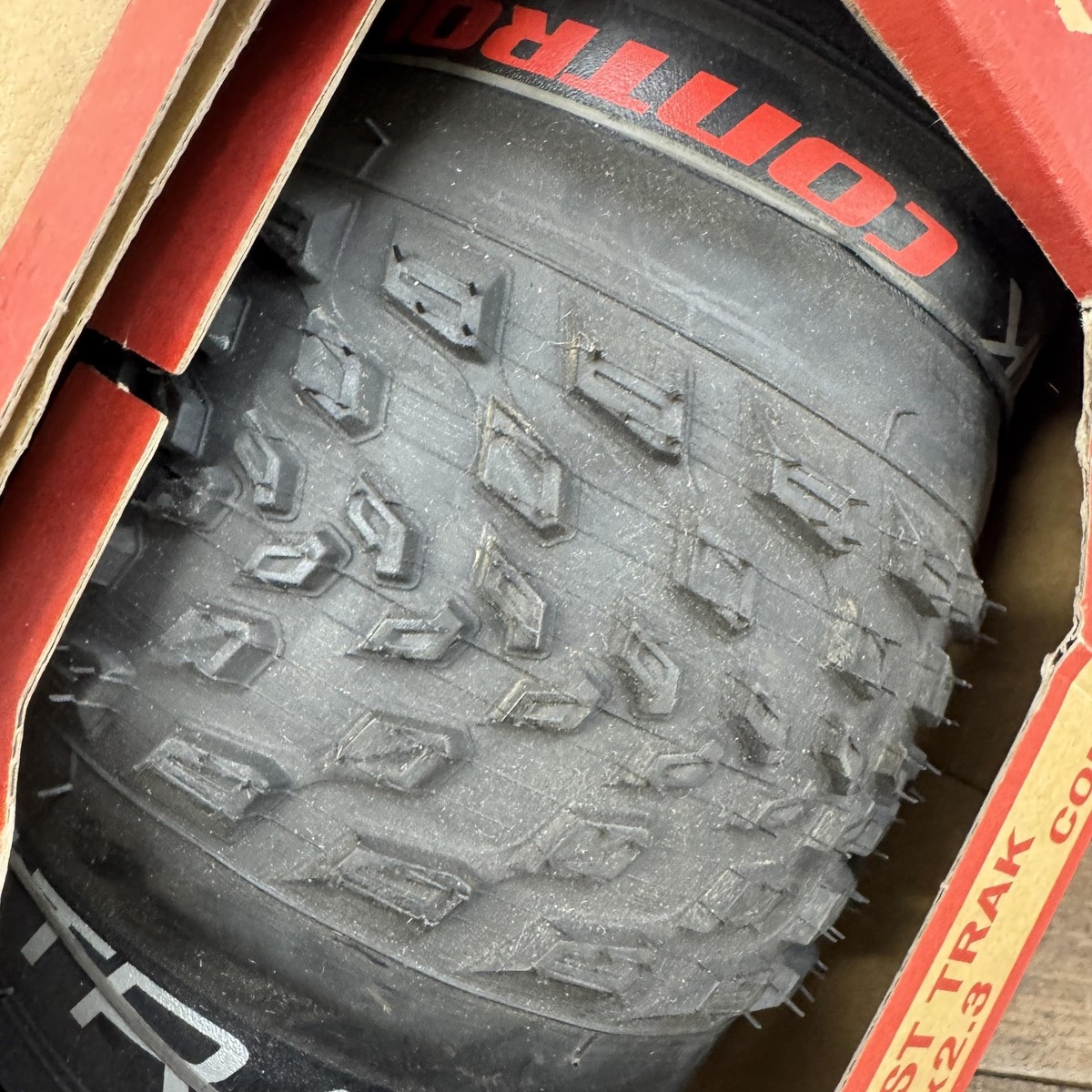 Specialized Fast Trak Control Tire 29x2.3 29in 2Bliss Tubeless XC 