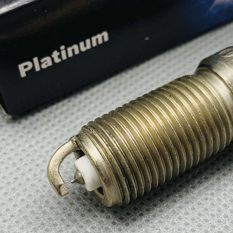 Bujías BOSCH Platinum 6 piezas 6719 para Dodge Ram 2500 3500 Acura CL EL Integra Foto 2 de 4