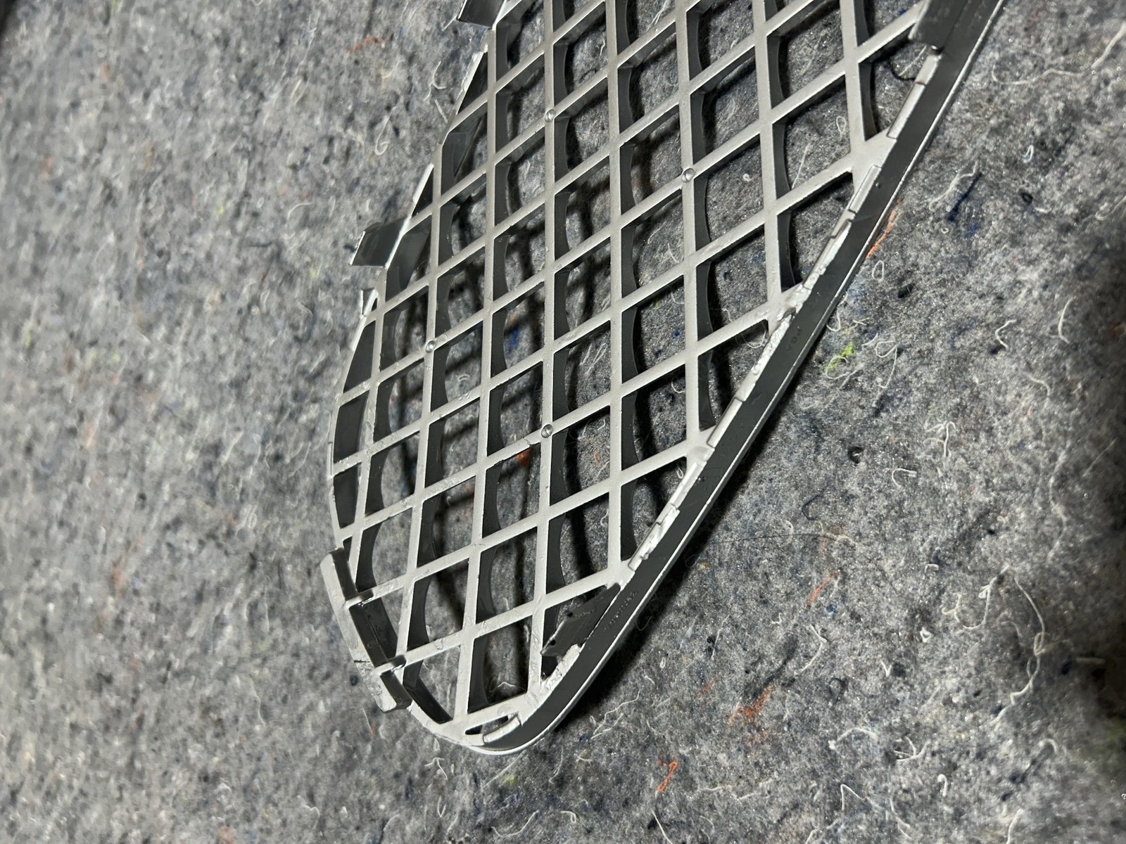 06-13 BENTLEY CONTINENTAL FLYING SPUR FRONT BUMPER LOWER MESH GRILL OEM