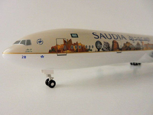Hogan Wings 1 0 Saudia Boeing 777 300er Plastic Replica Hgg For Sale Online Ebay