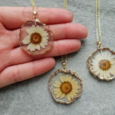 1 PCS Dried Pressed Daisy Flower Resin Gold Plated Pendant Necklace Handcrafted