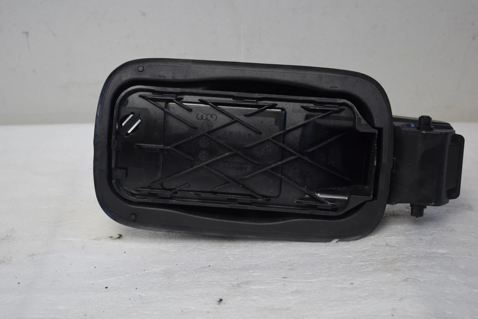 2017-2018 奥迪 A4 燃料口袋插入工厂原始设备制造商 — 第 4/4 张图片