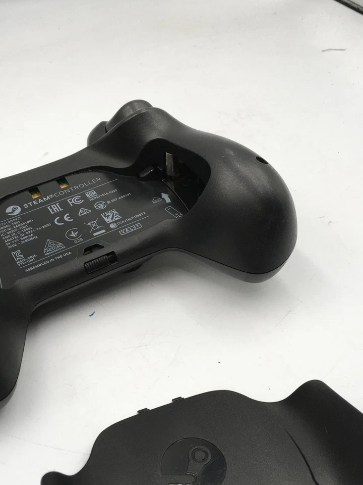 Steam Controller BT - Model 1001 - Tested Working No Dongle (Controller ONLY) RS - Image 2 of 4