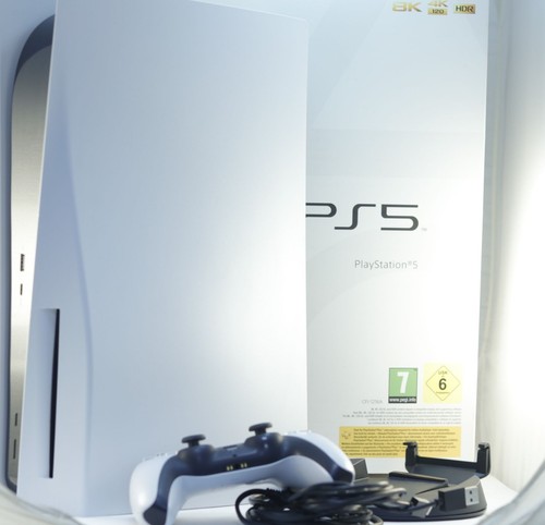 Sony Playstation 5 mit Laufwerk 825 GB gebraucht XXYY