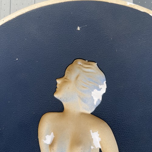 De colección 1942 Tiza Desnuda Pin-Up Niña Placa Segunda Guerra Mundial Arte de Pared COPR HOB Raro - Imagen 3 de 24