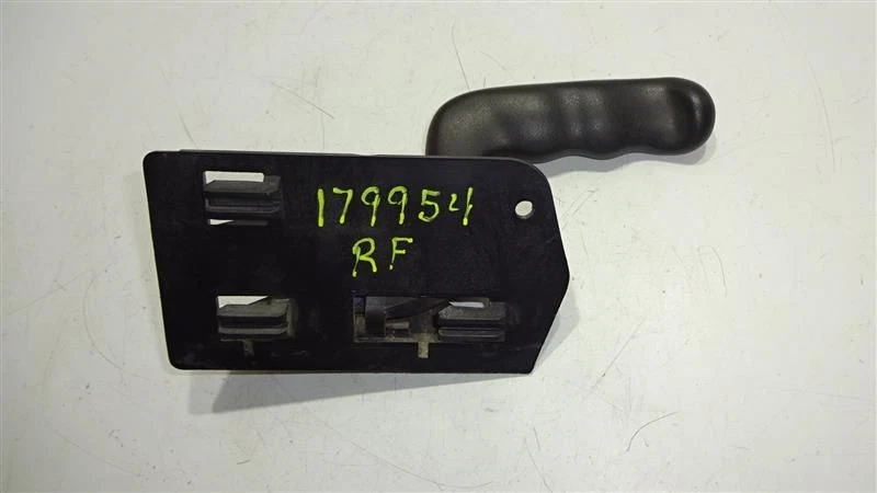 MANIJA PUERTA INTERIOR DERECHA PASAJERO LADO DELANTERO SE ADAPTA 99-07 SILVERADO 2500 618633 Foto 3 de 4