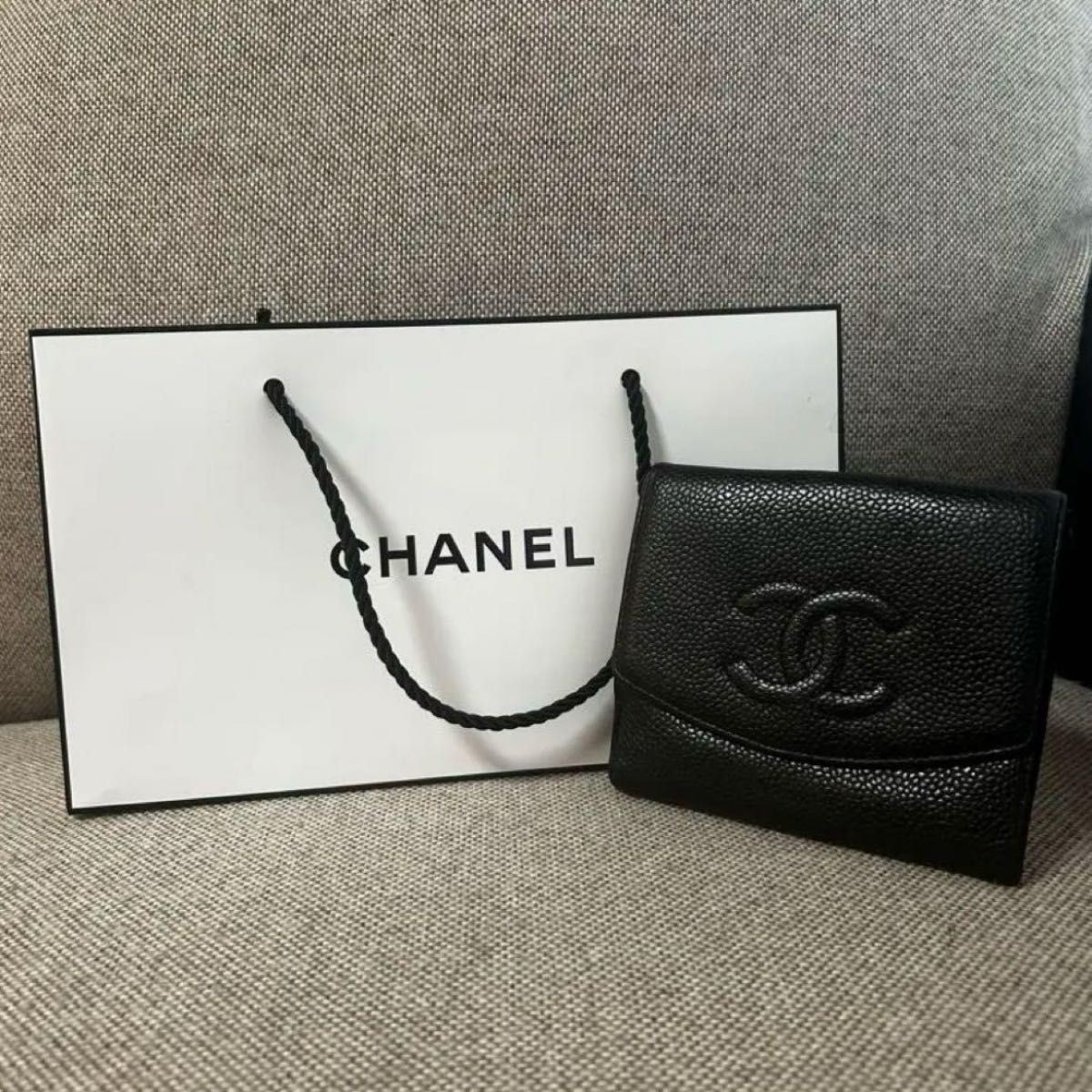 CHANEL Coco Mark Folded Wallet in Caviar Skin 297 RH685456