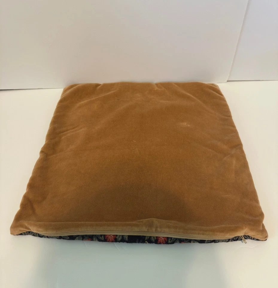 Rare Antique Tapestry Pillow Cover – Monte Carlo, France – Medieval Coat of Arms - Image 4 of 4