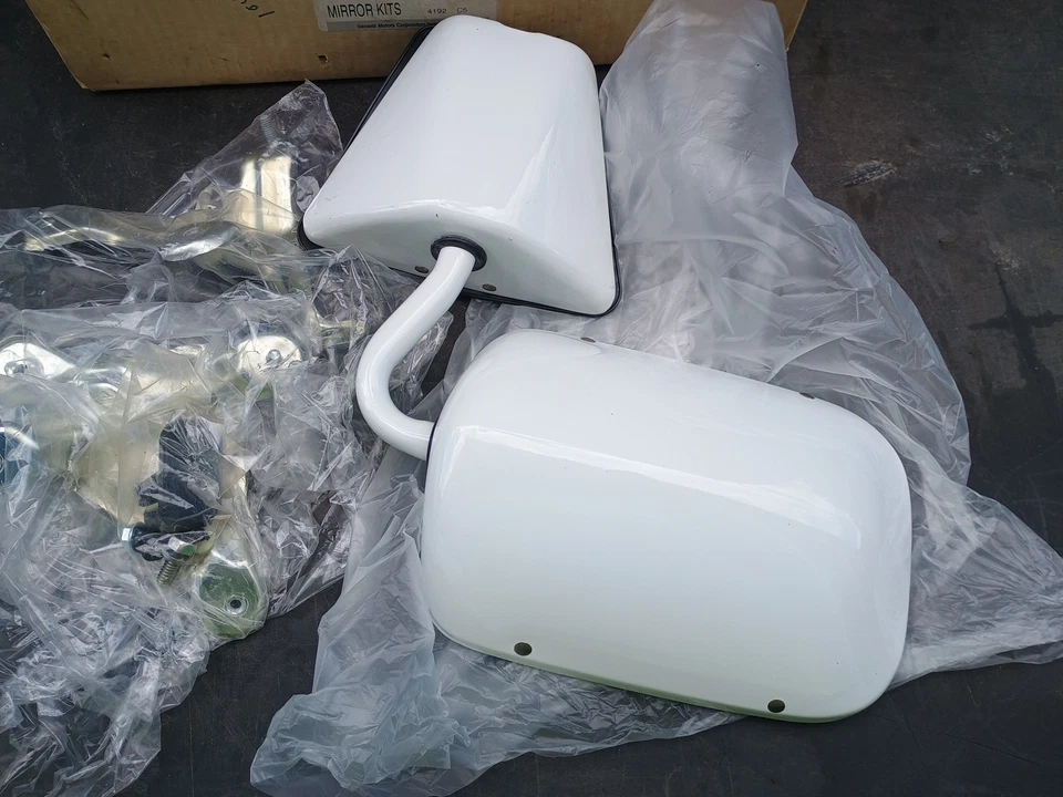 Espejo retrovisor exterior pintado R/V 996221 R/H G10 G20 nuevo 73-91 GMC Chevy G Van OEM Foto 4 de 4