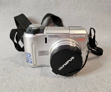 Olympus CAMEDIA C-740 Ultra Zoom 3.2MP Digital Camera, turns on