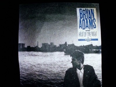 BRYAN ADAMS - INTO THE FIRE - T-SHIRT - SIZE L - NEU