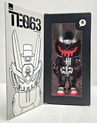 Quiccs X Kidrobot Artist Series TEQ63 Titan Edition 6'' Figure