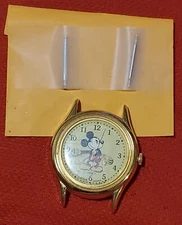 Vtg Mickey Mouse Moving Hands Watch Lorus Quartz V515-6080 Gold Tone Needs Batt