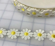 Embroidered Lace White Daisies Applique Trim 1" wide Made in France