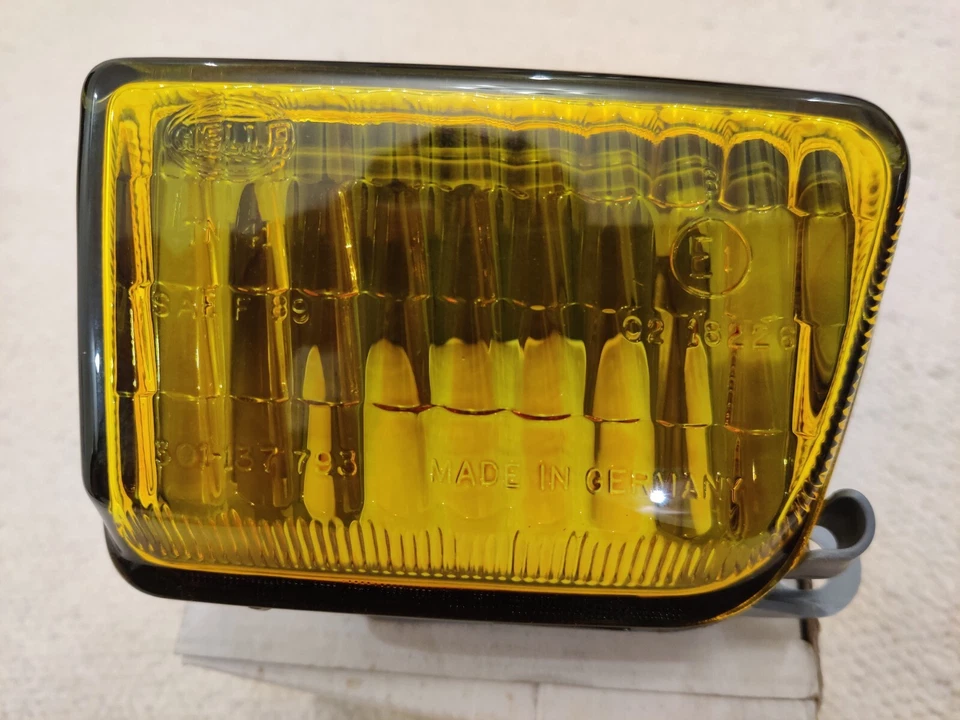 NUOVO Originale VW Jetta Golf 2 Mk II Fendinebbia Vetro Sinistro 191941723C Giallo - Immagine 3 di 4