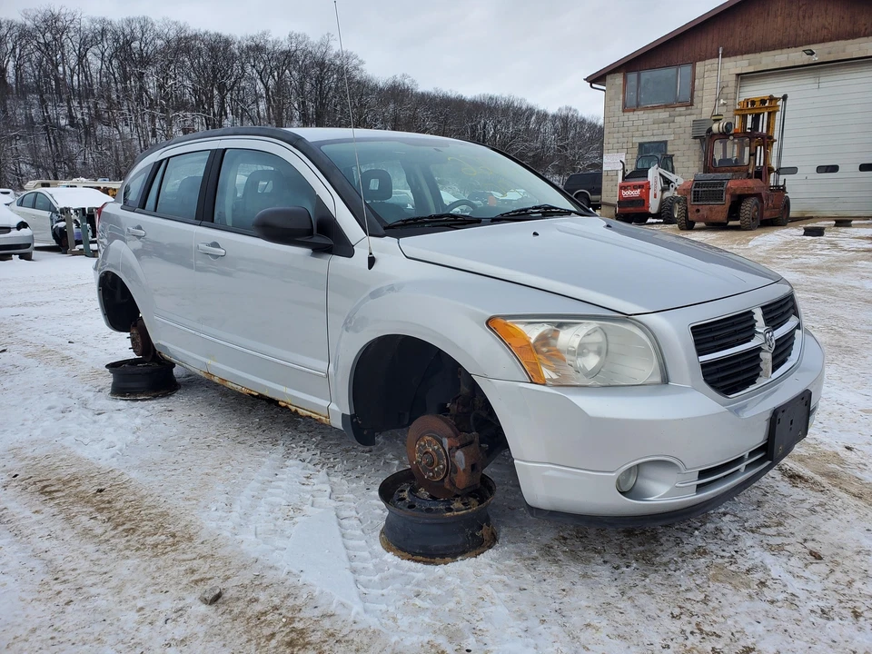 Brazo de control inferior delantero derecho pasajero Dodge Caliber 2007-2012 Foto 2 de 4