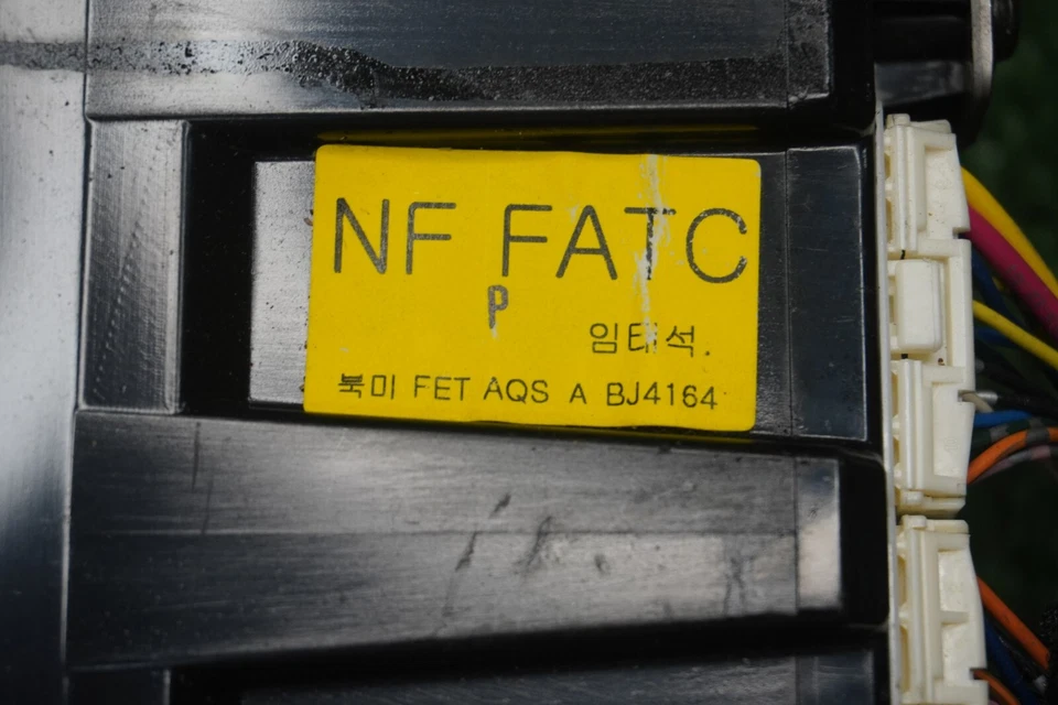 2006 2007 2008 HYUNDAI SONATA TEMPERATURE AC Control DASH BEZEL OEM 847423K000 - Image 3 of 4