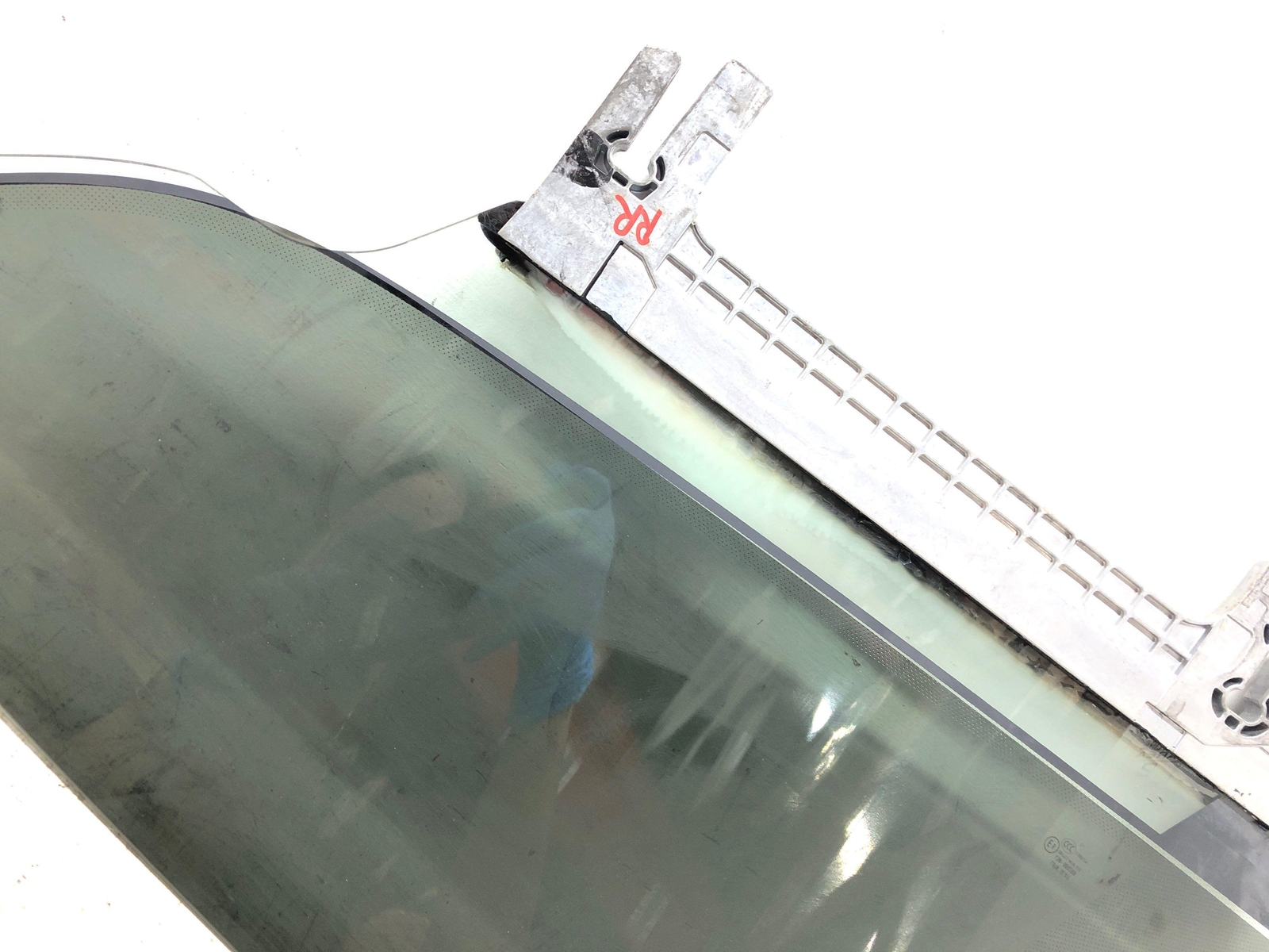 ASTON MARTIN RAPIDE RIGHT PASSENGER REAR DOOR GLASS WINDOW AD43-F25828-AC OEM