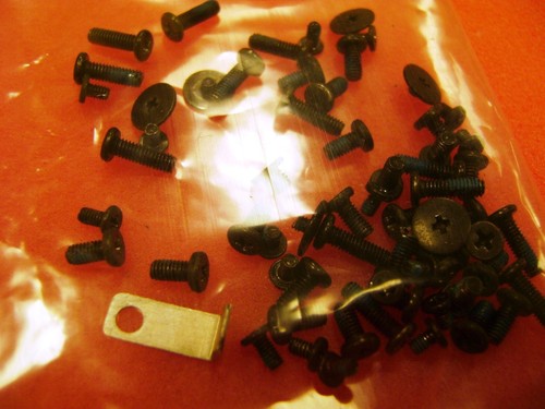 Dell Inspiron B120 Laptop Screws Screw Set - Picture 3 of 3