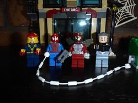 LEGO Marvel 76005 Daily Bugle Showdown Complete w Manuals, Missing Dr Doom fig