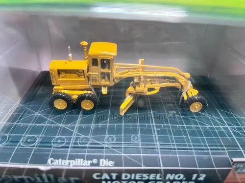 Norscot 1:87 Caterpillar CAT Diesel 12 Grader Model - Picture 2 of 8
