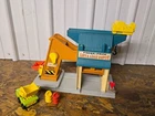 Vintage Fisher Price Little People Play Family Lift And Load Depot 1976 Working