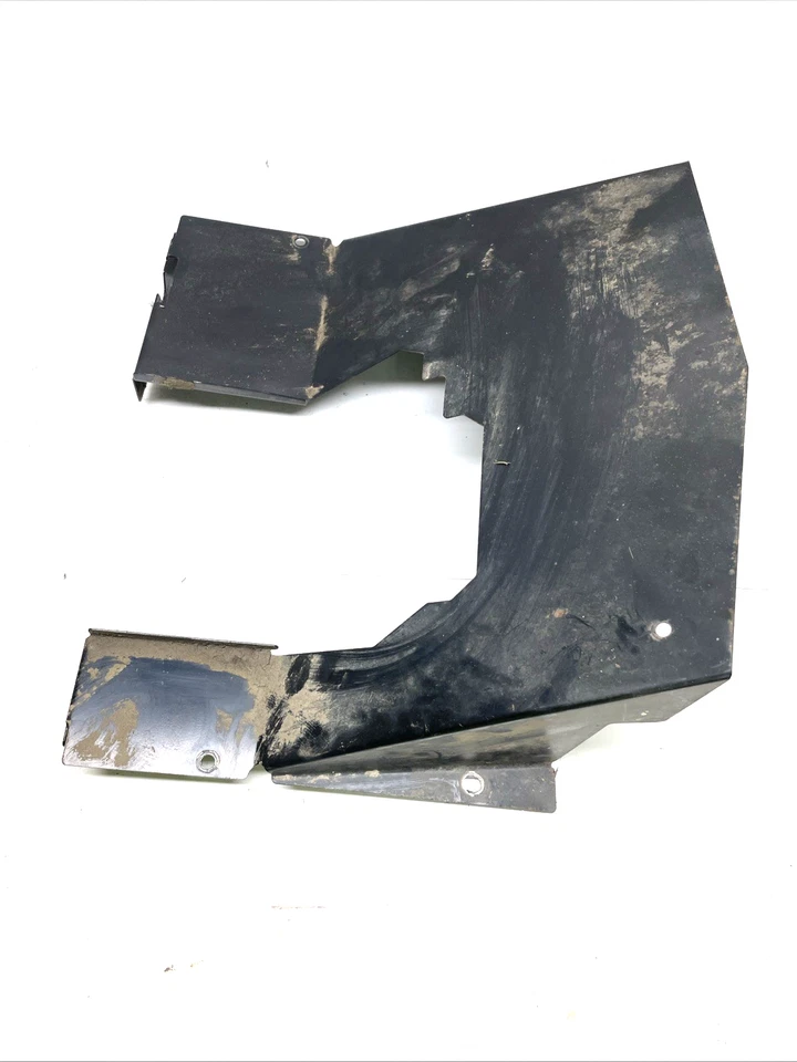 John Deere Lawn & Garden Tractor Engine Muffle Air Duct M71554 - Image 3 of 4