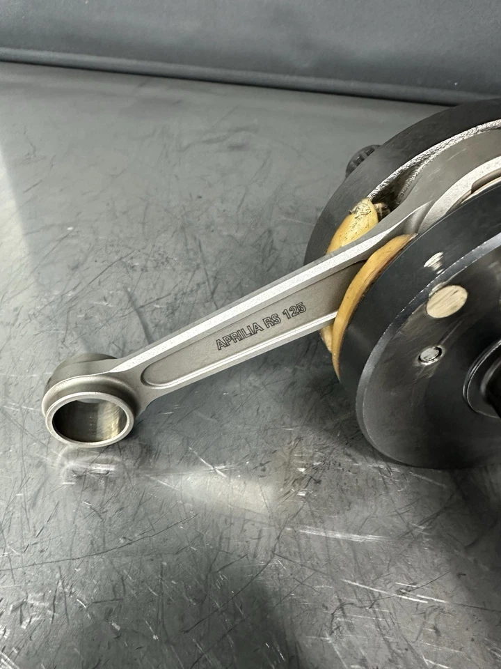 Eje de manivela Aprilia RS 125 modificado con kit de varilla CNC Motortech Foto 4 de 4