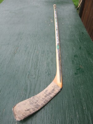 VINTAGE  Wooden 57''  Long Hockey Stick EASTON FIBRELITE