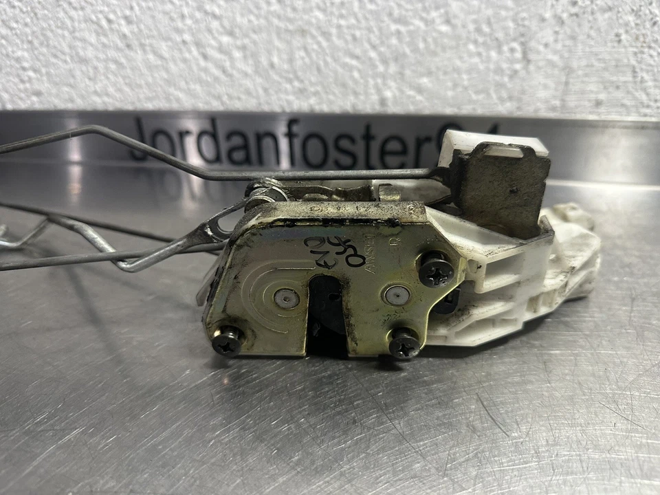 Actuador de bloqueo de puerta delantera Mitsubishi Lancer Evo 4 5 6 conductores O/S O/S/F 1996-00 Foto 2 de 3