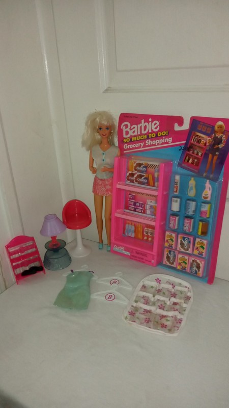 Mattel Barbie 1976  , With Accessories Lot