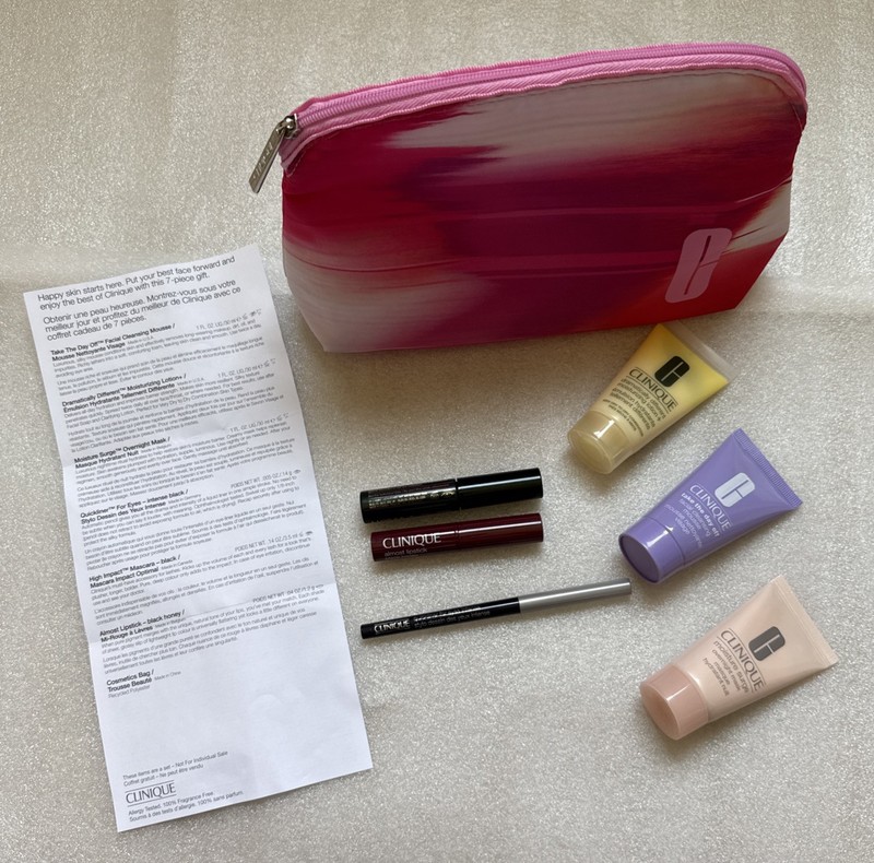Clinique 7 Piece Cleansing Moisturizer Mask Eye Liner Mascara Lip Color & Bag