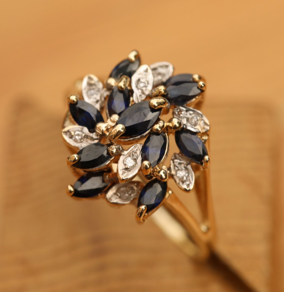 Ring Sapphire & Diamonds